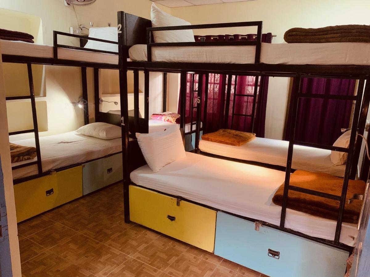 Vagabond Stay Hostel Varanasi Exterior foto