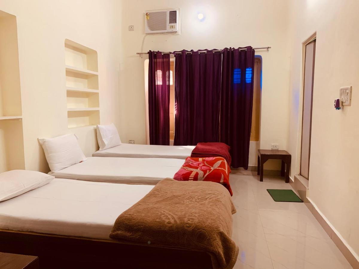 Vagabond Stay Hostel Varanasi Exterior foto