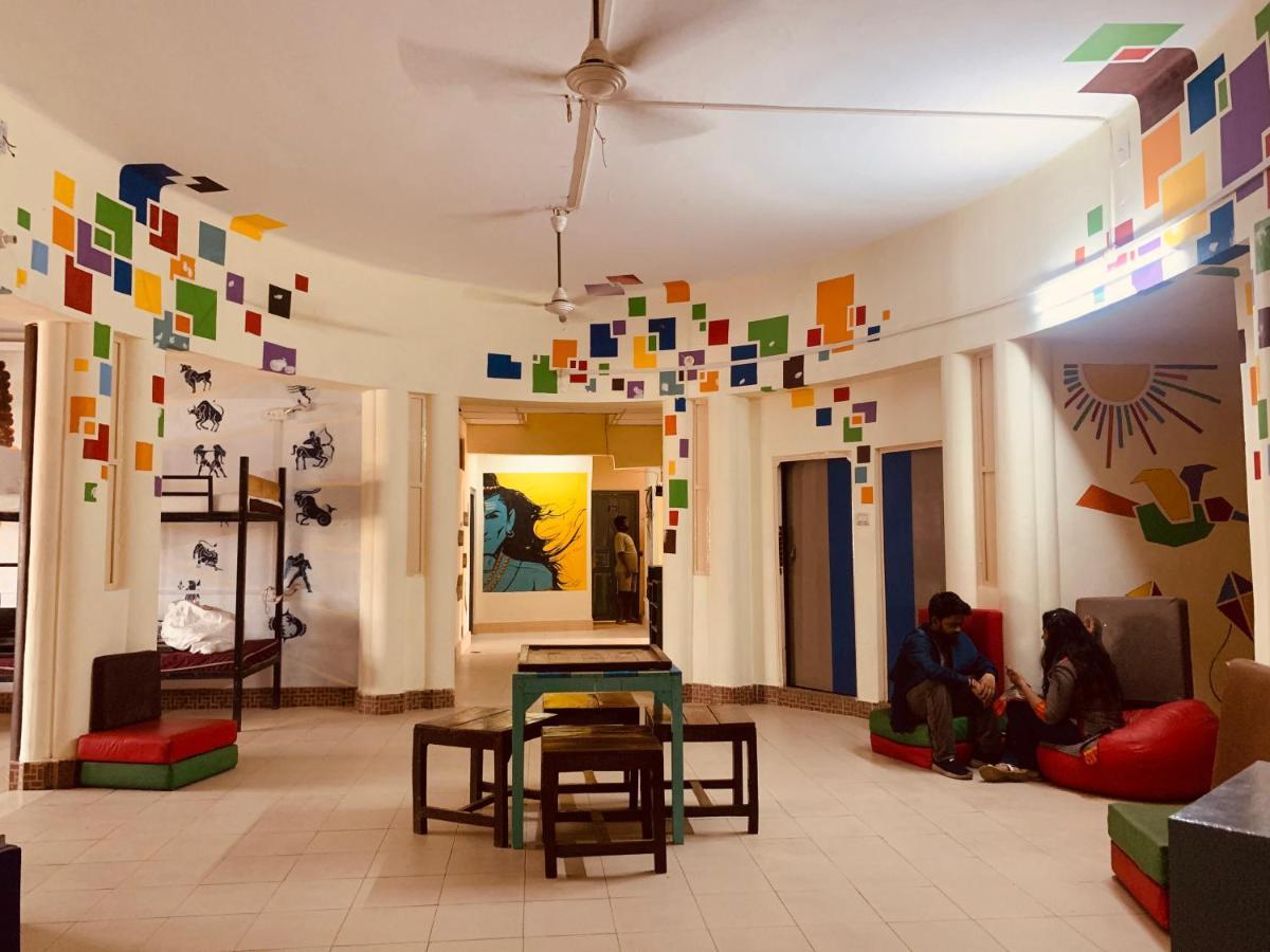 Vagabond Stay Hostel Varanasi Exterior foto