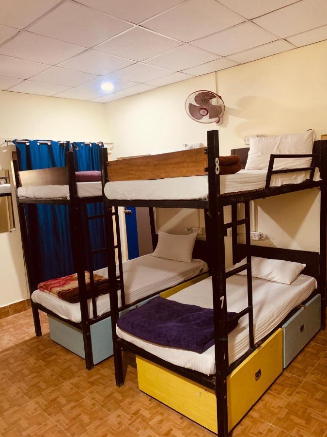 Vagabond Stay Hostel Varanasi Exterior foto