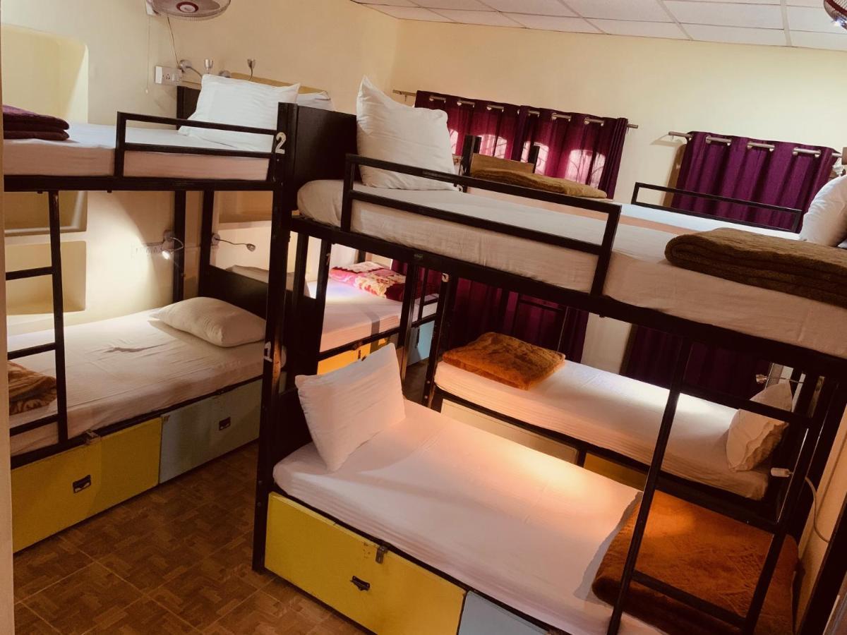 Vagabond Stay Hostel Varanasi Exterior foto