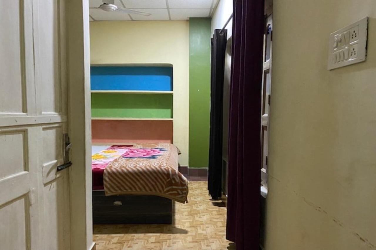 Vagabond Stay Hostel Varanasi Exterior foto