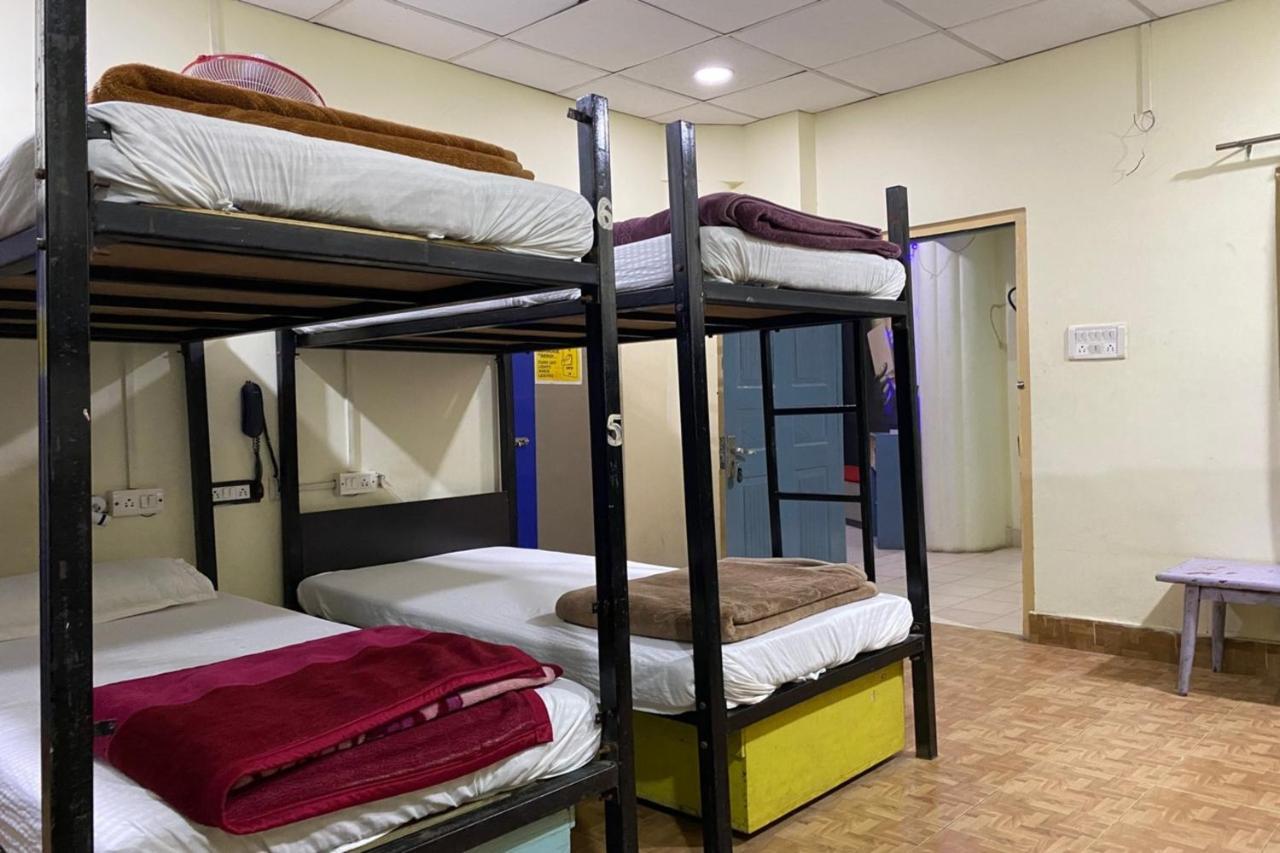 Vagabond Stay Hostel Varanasi Exterior foto