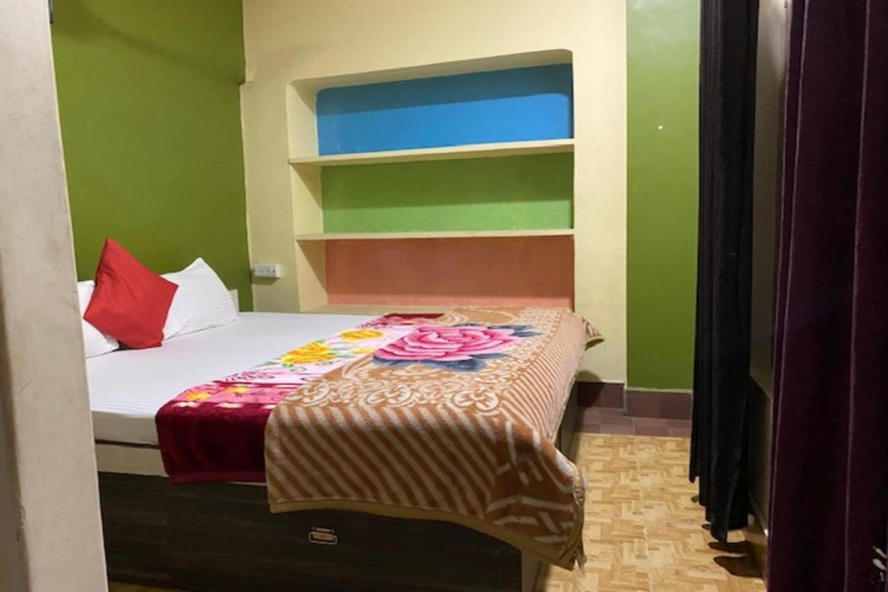Vagabond Stay Hostel Varanasi Exterior foto