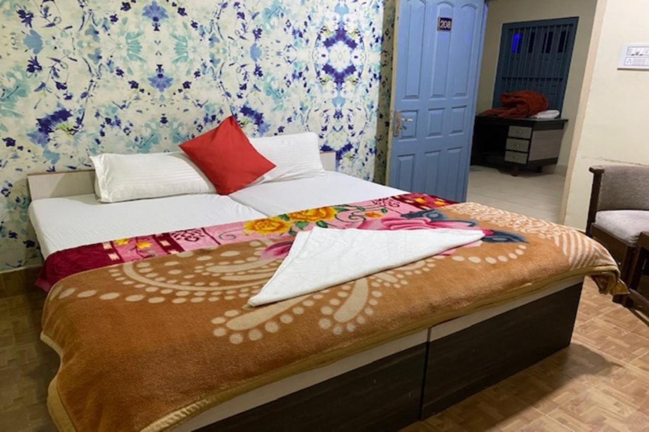Vagabond Stay Hostel Varanasi Exterior foto