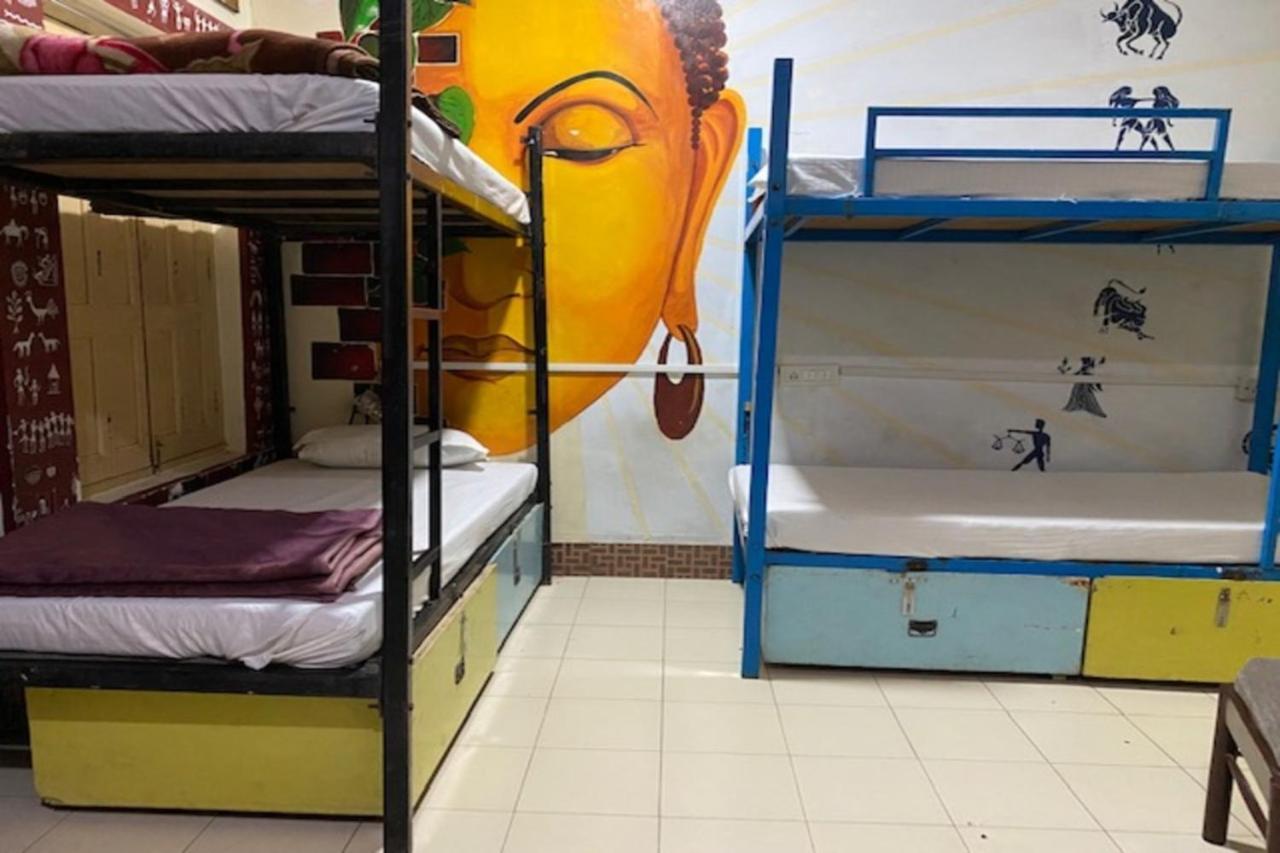Vagabond Stay Hostel Varanasi Exterior foto