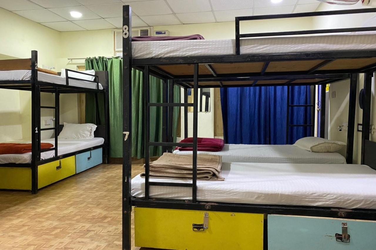 Vagabond Stay Hostel Varanasi Exterior foto
