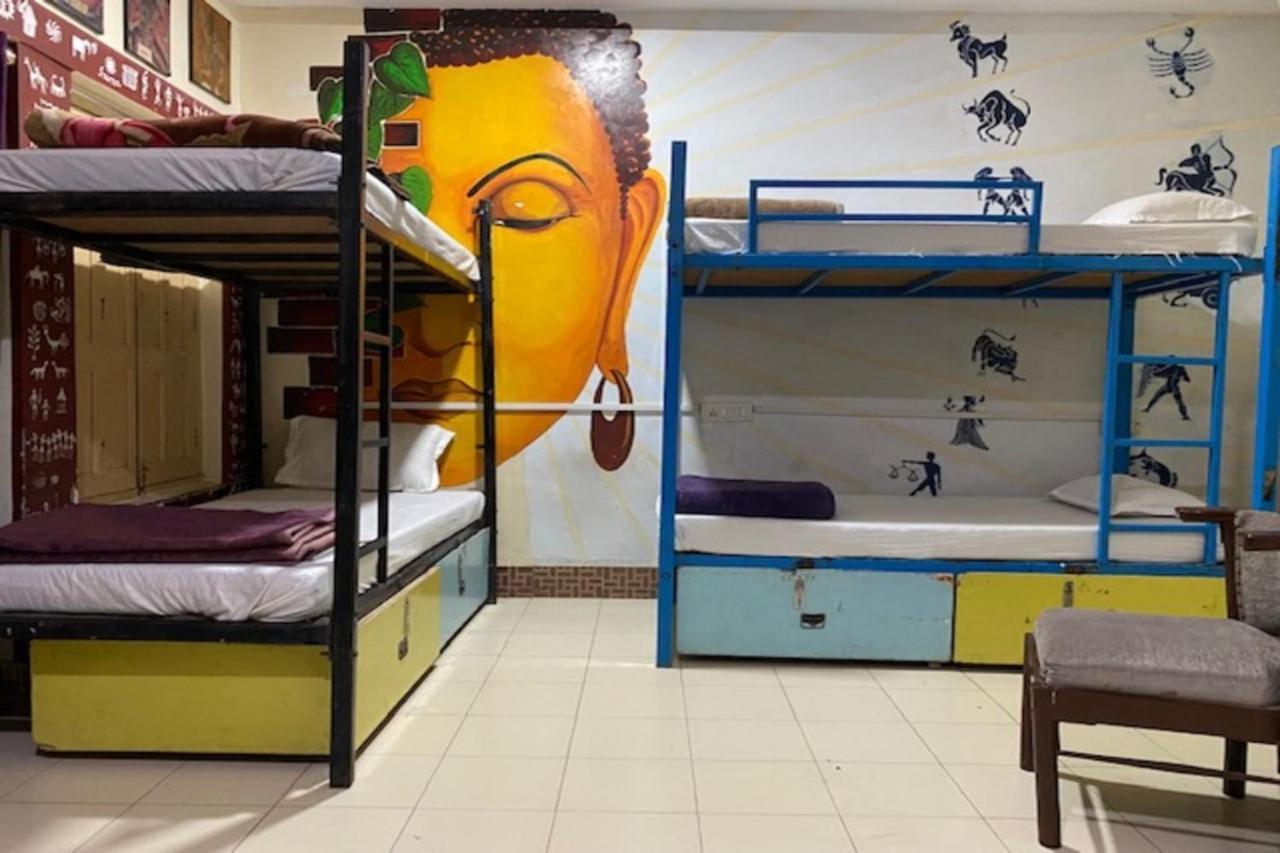 Vagabond Stay Hostel Varanasi Exterior foto