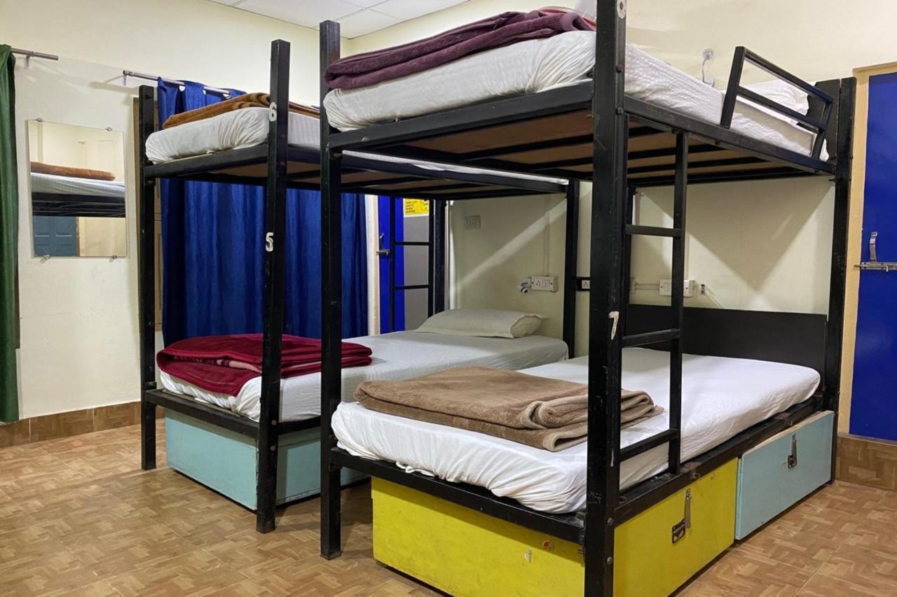 Vagabond Stay Hostel Varanasi Exterior foto