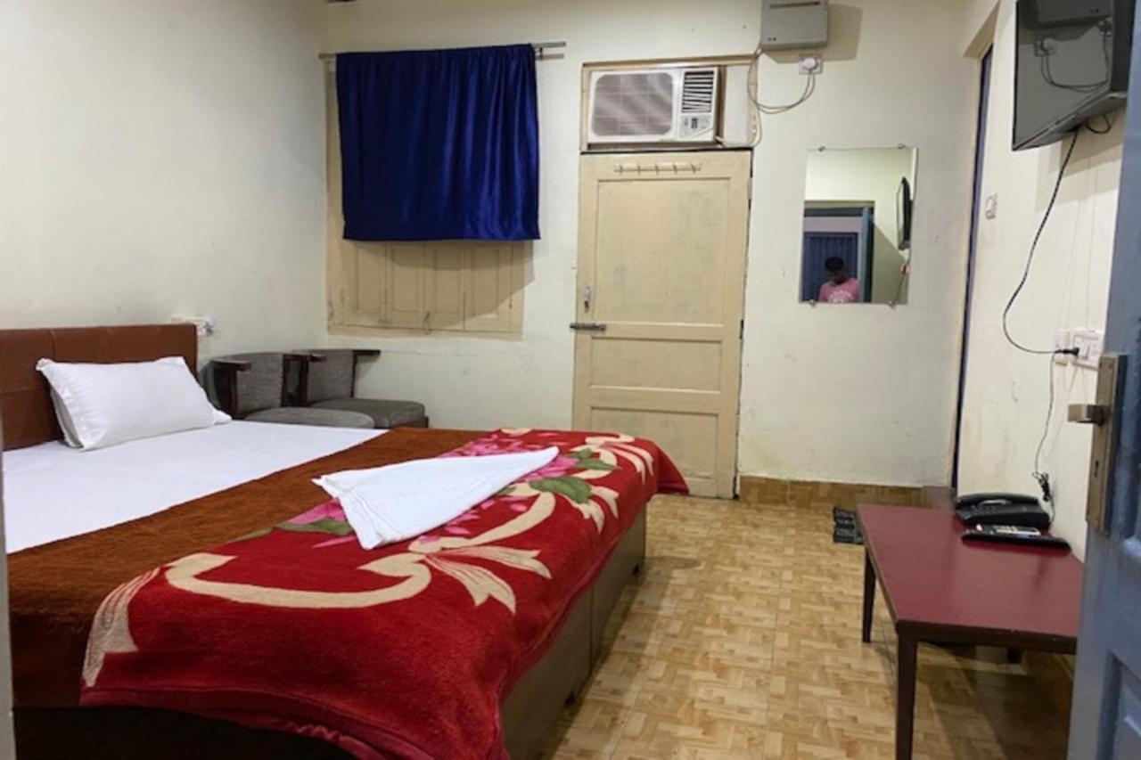 Vagabond Stay Hostel Varanasi Exterior foto