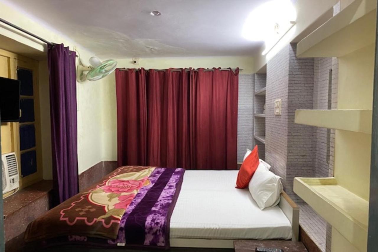 Vagabond Stay Hostel Varanasi Exterior foto