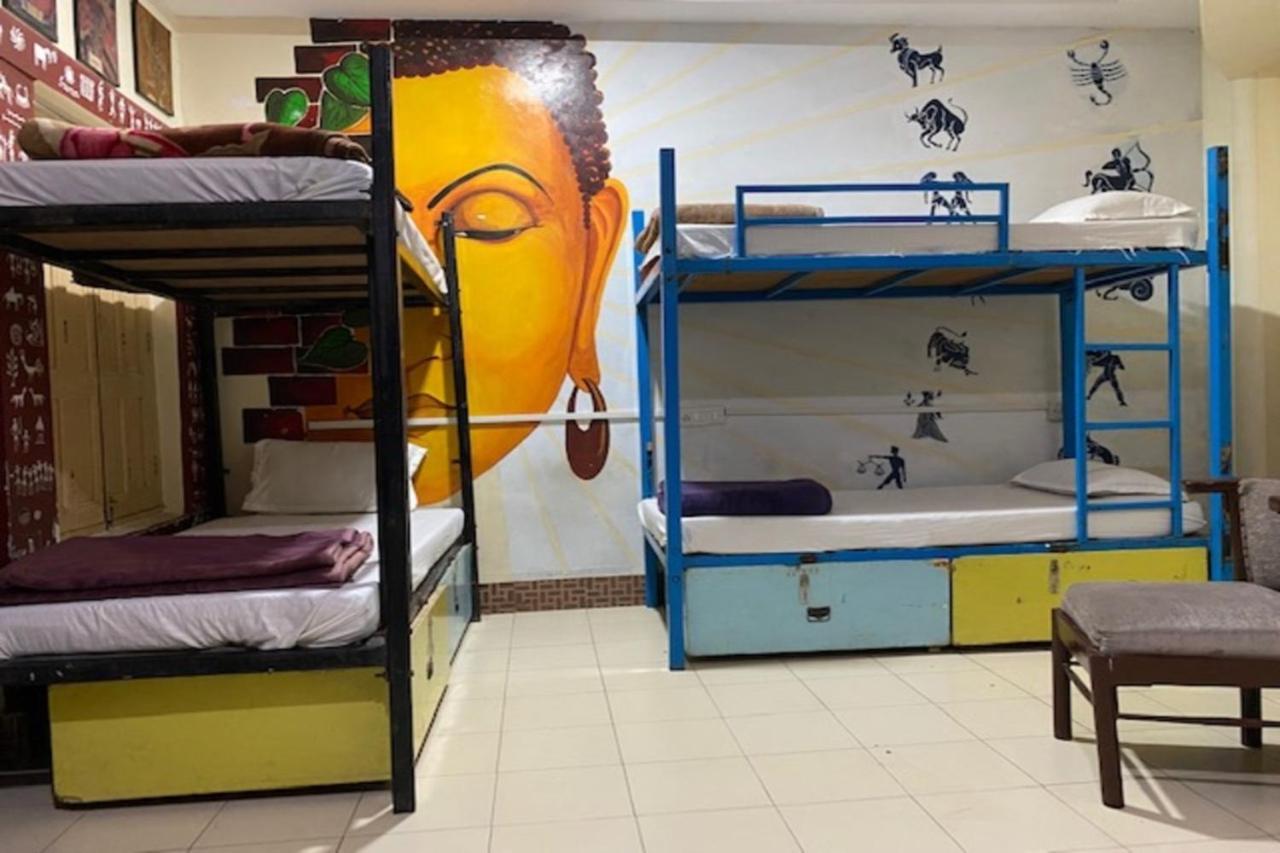 Vagabond Stay Hostel Varanasi Exterior foto