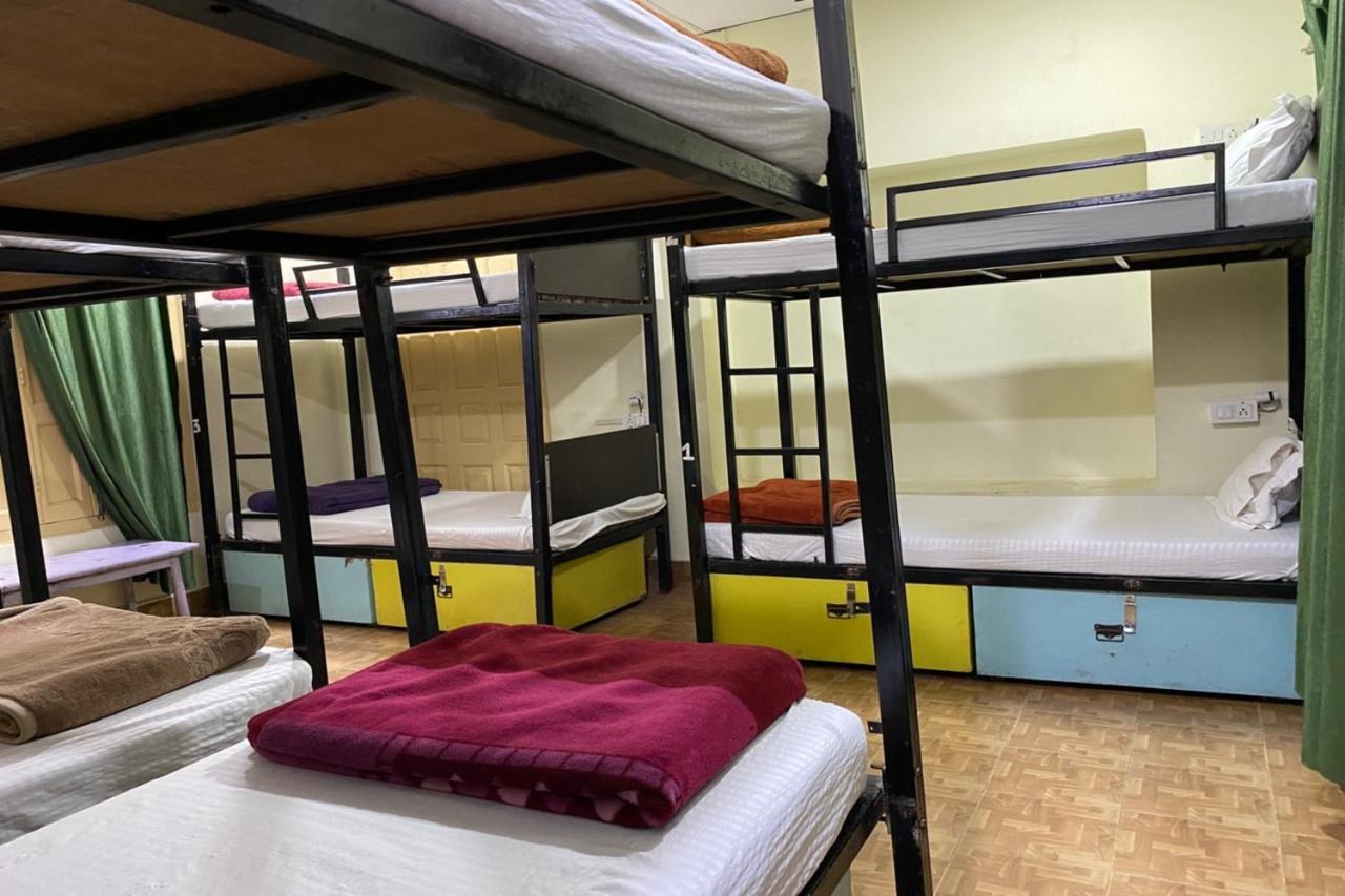 Vagabond Stay Hostel Varanasi Exterior foto