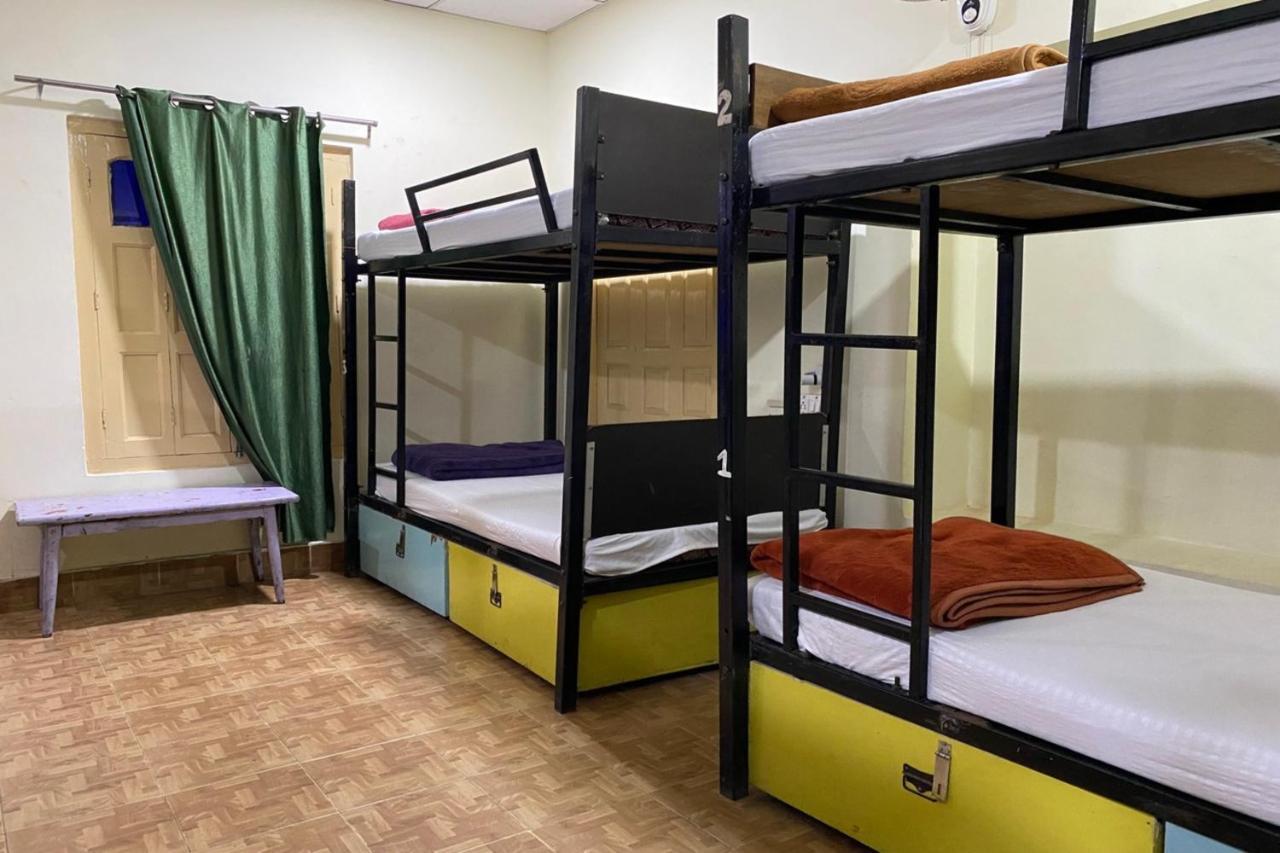 Vagabond Stay Hostel Varanasi Exterior foto