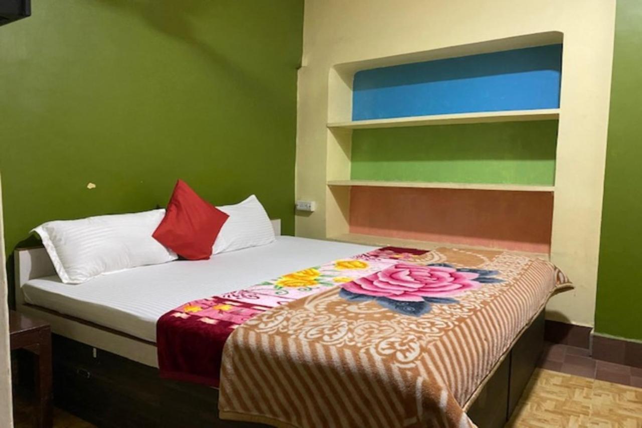 Vagabond Stay Hostel Varanasi Exterior foto