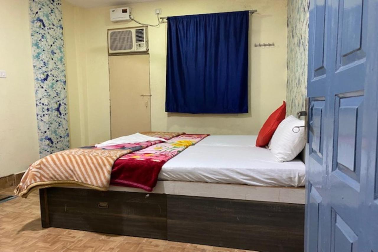 Vagabond Stay Hostel Varanasi Exterior foto